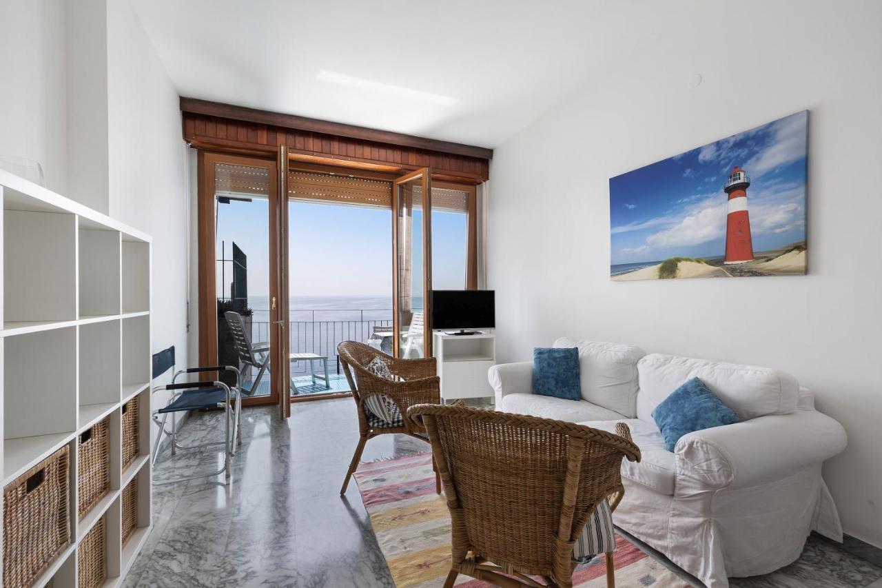 Appartamento Stupenda Vista Mare Bergeggi Exterior photo