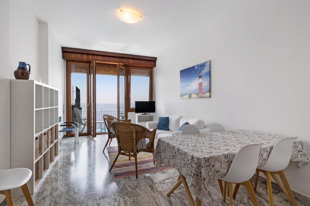 Appartamento Stupenda Vista Mare Bergeggi Exterior photo