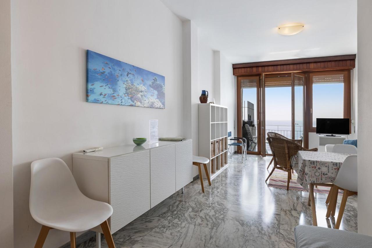Appartamento Stupenda Vista Mare Bergeggi Exterior photo
